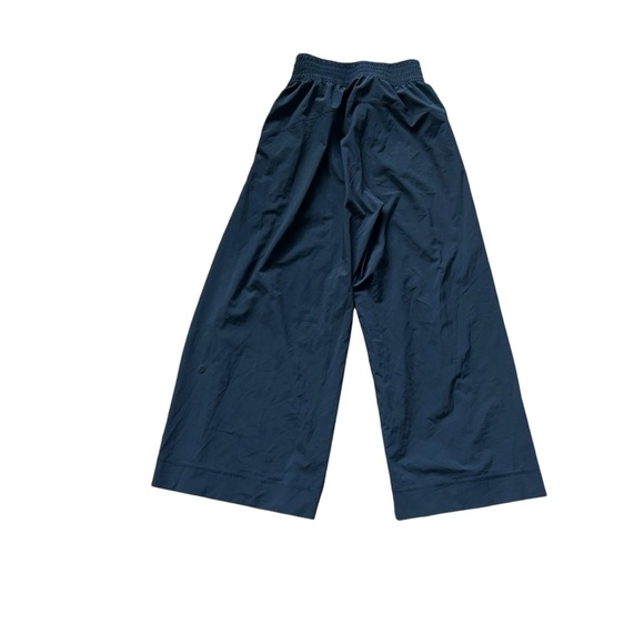 Lululemon Wanderer Culotte True Navy Size 0 - Picture 8 of 12